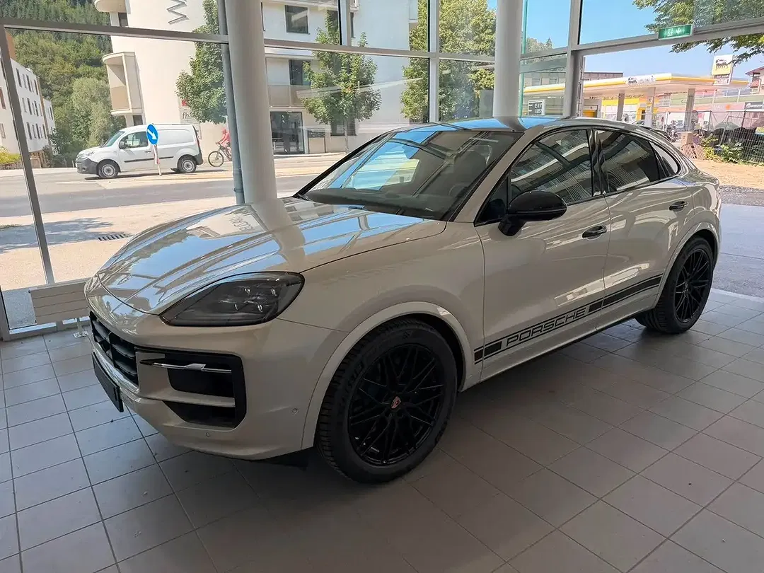 Porsche Cayenne - Thumbnail 4