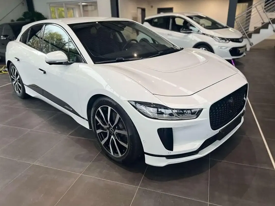 Jaguar I-Pace - Thumbnail 3