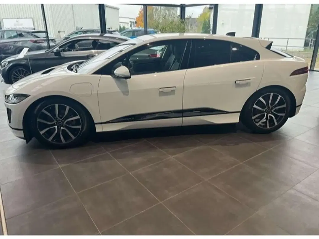 Jaguar I-Pace - Thumbnail 4