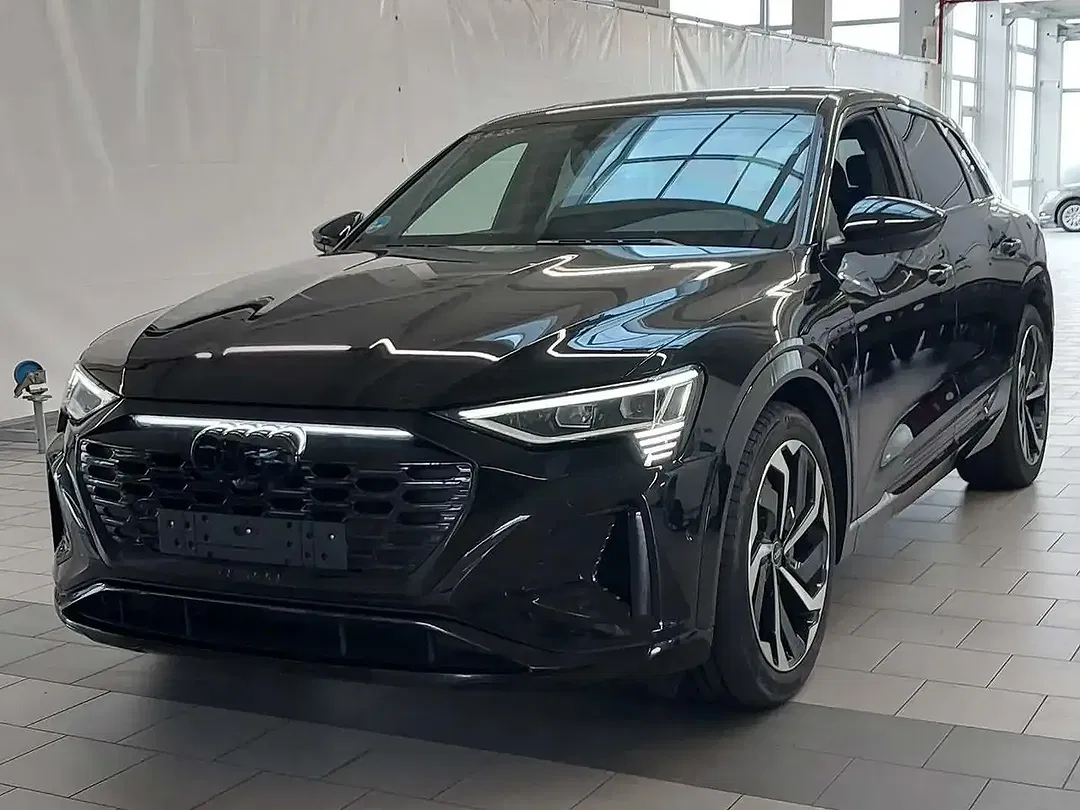 Audi Q8 e-tron 50 Matrix LED S line - foto 1
