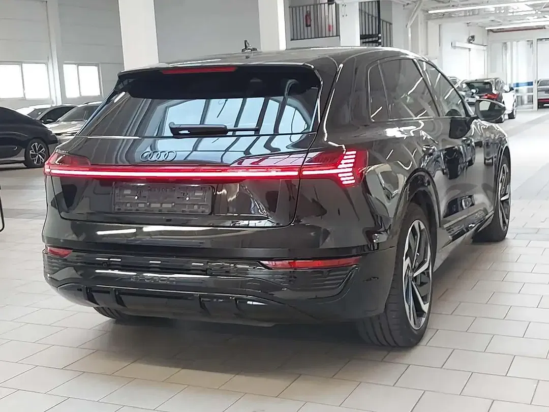 Audi Q8 e-tron - Thumbnail 7