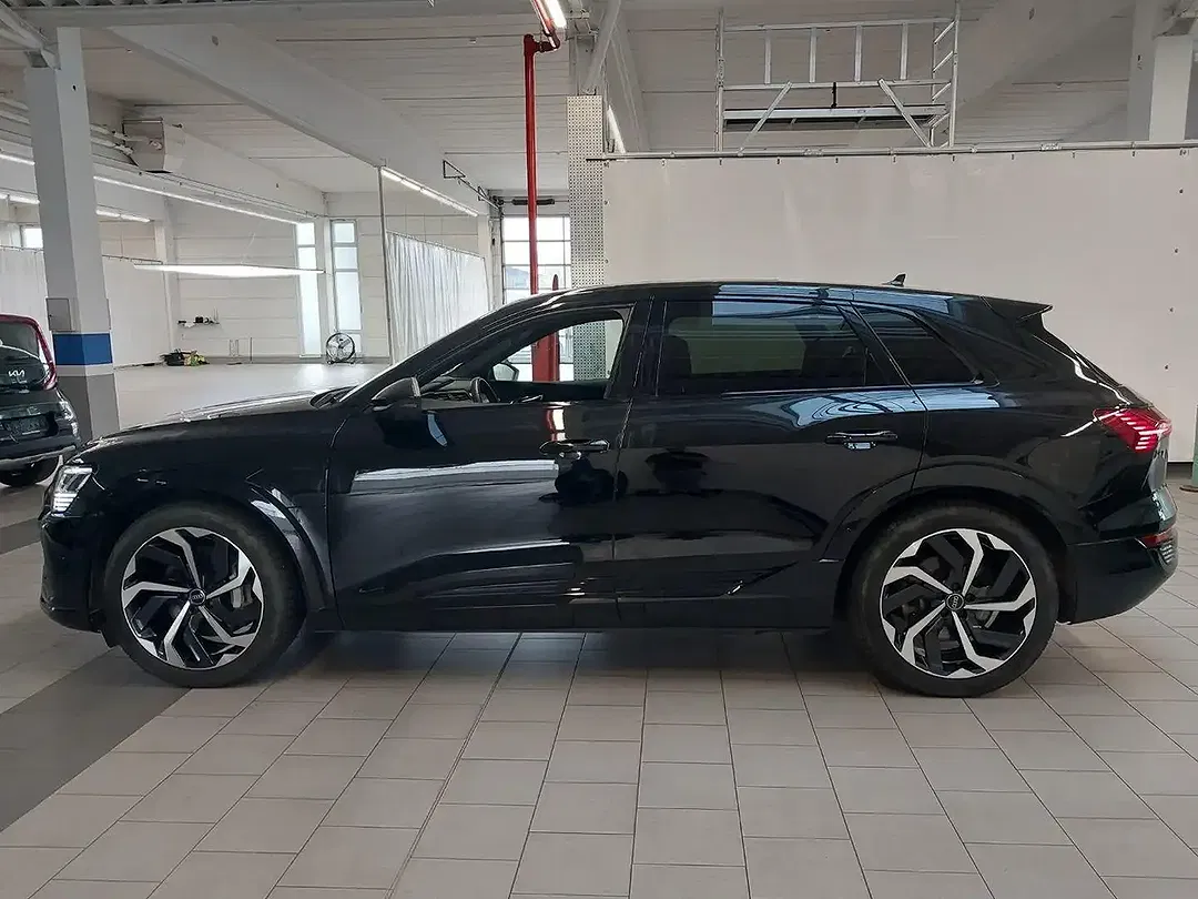 Audi Q8 e-tron - Thumbnail 10