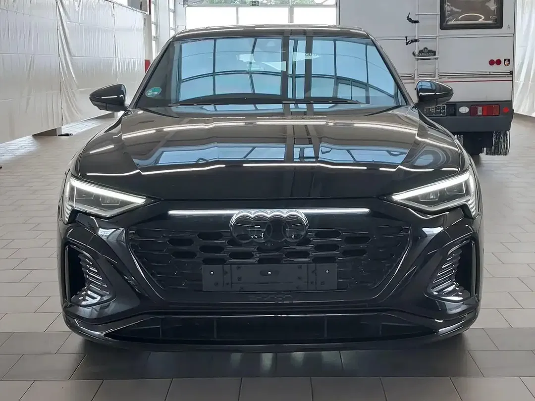 Audi Q8 e-tron - Thumbnail 4