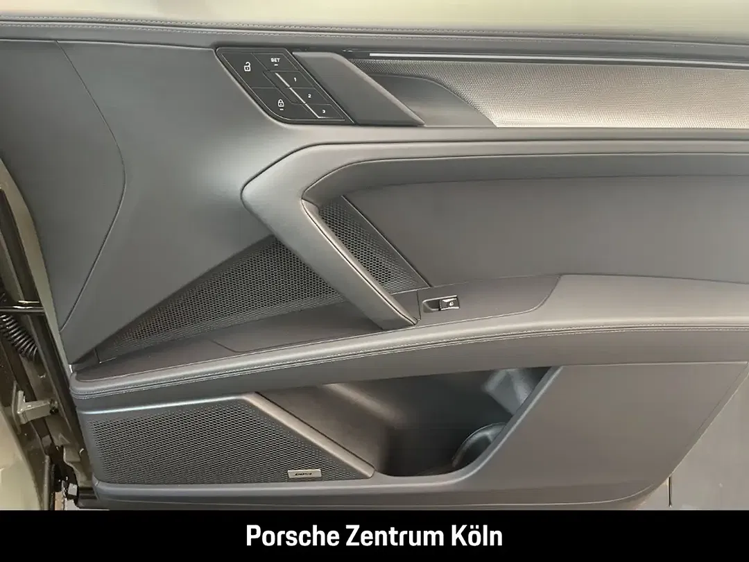 Porsche Cayenne - Thumbnail 20