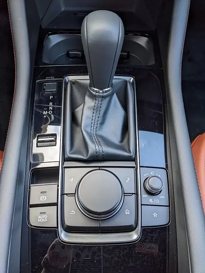Mazda 3 - Thumbnail 12
