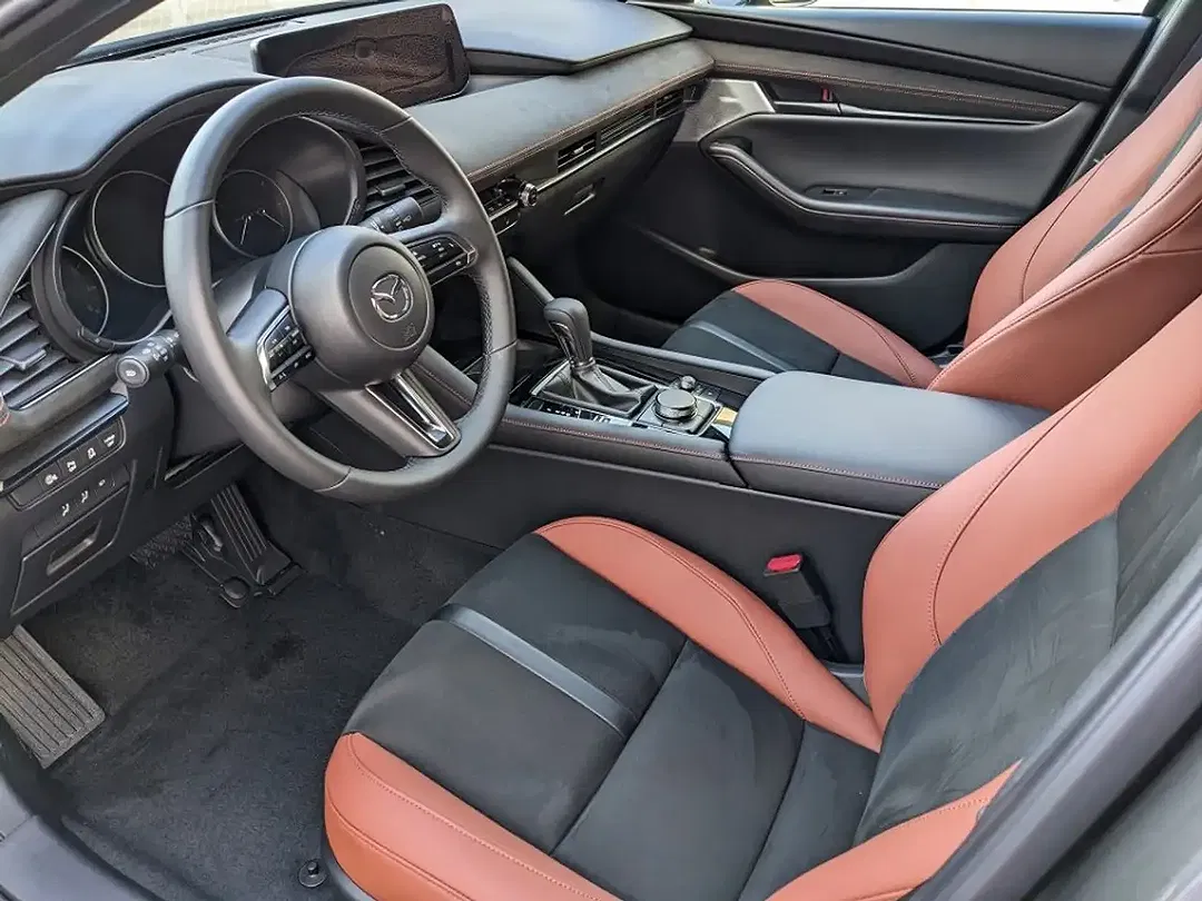 Mazda 3 - Thumbnail 8