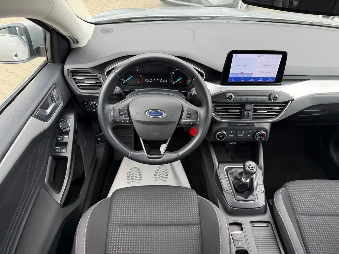Ford Focus - Thumbnail 6