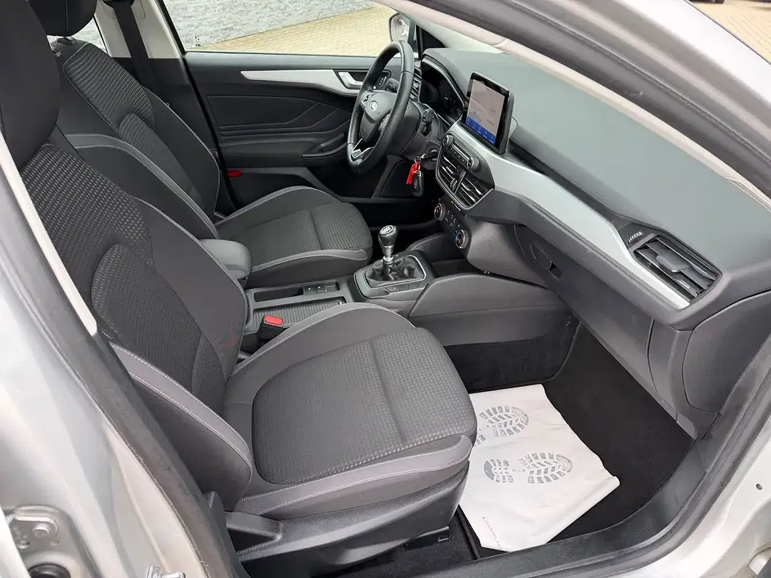 Ford Focus - Thumbnail 7