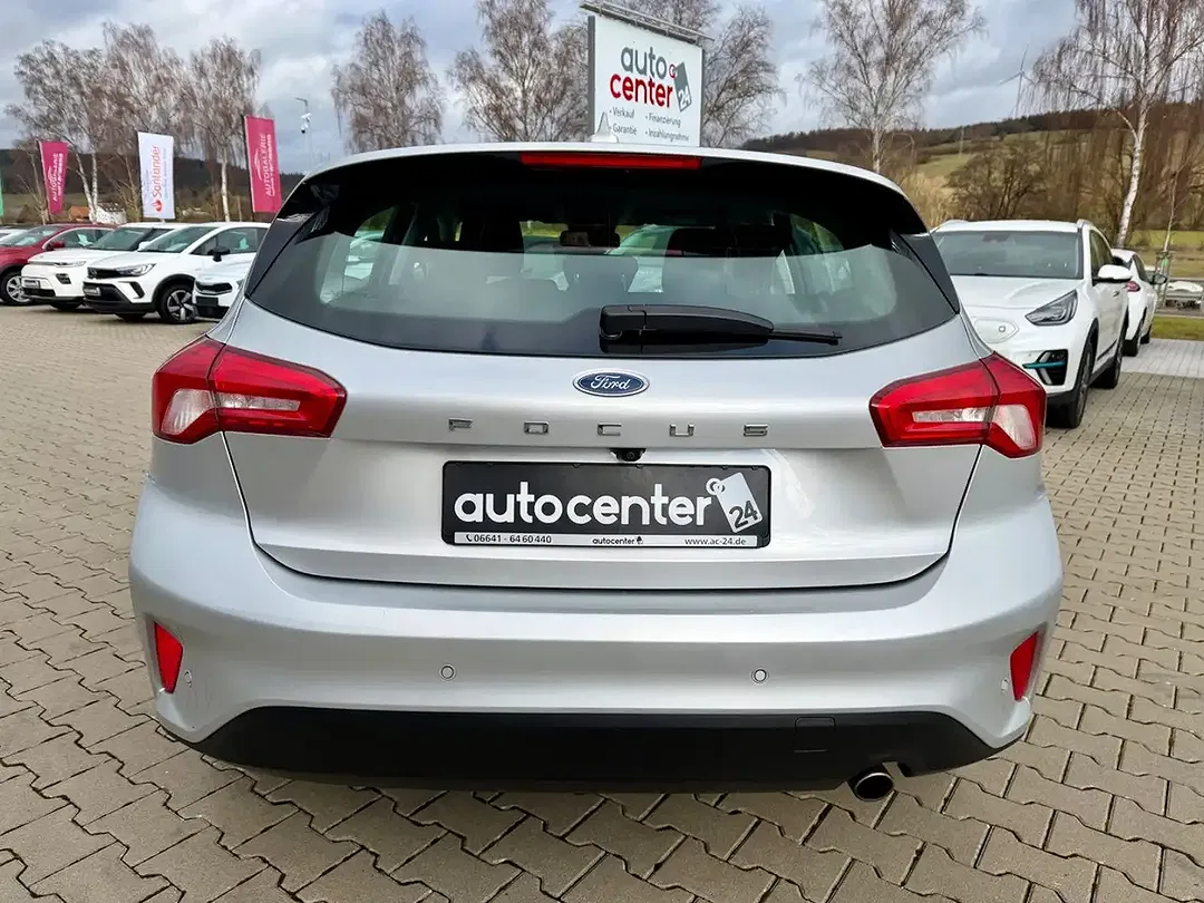 Ford Focus - Thumbnail 5