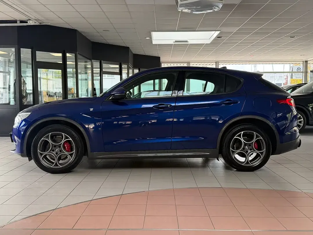 Alfa Romeo Stelvio - Thumbnail 5