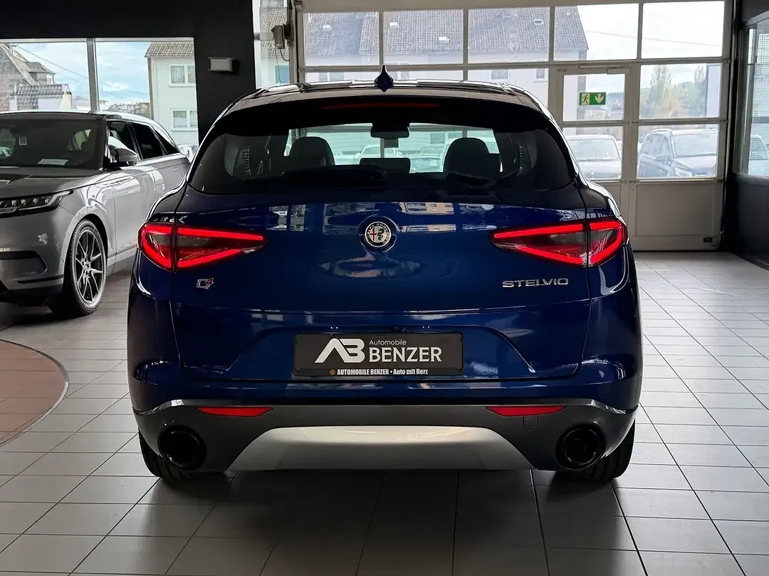 Alfa Romeo Stelvio - Thumbnail 7