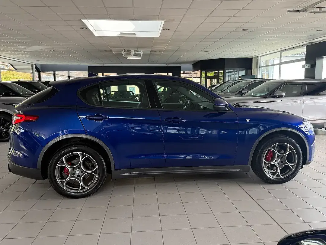 Alfa Romeo Stelvio - Thumbnail 9