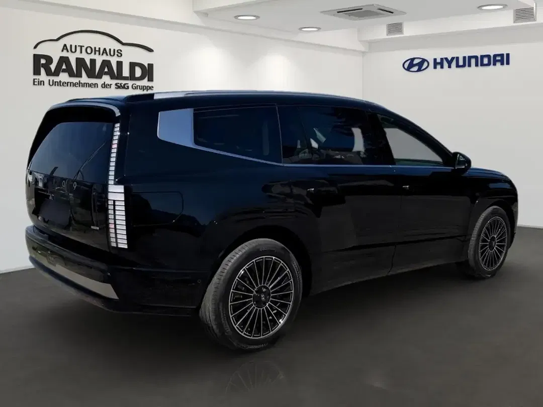 Hyundai IONIQ 9 - Thumbnail 3