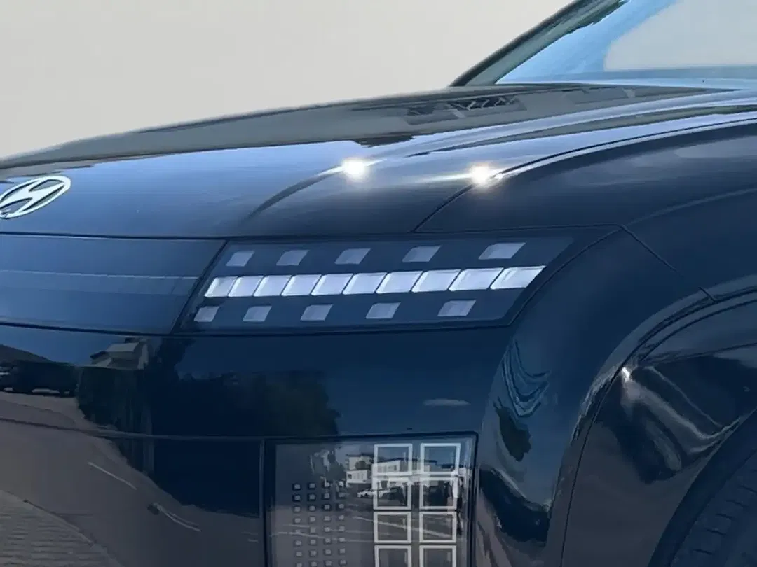 Hyundai IONIQ 9 - Thumbnail 5