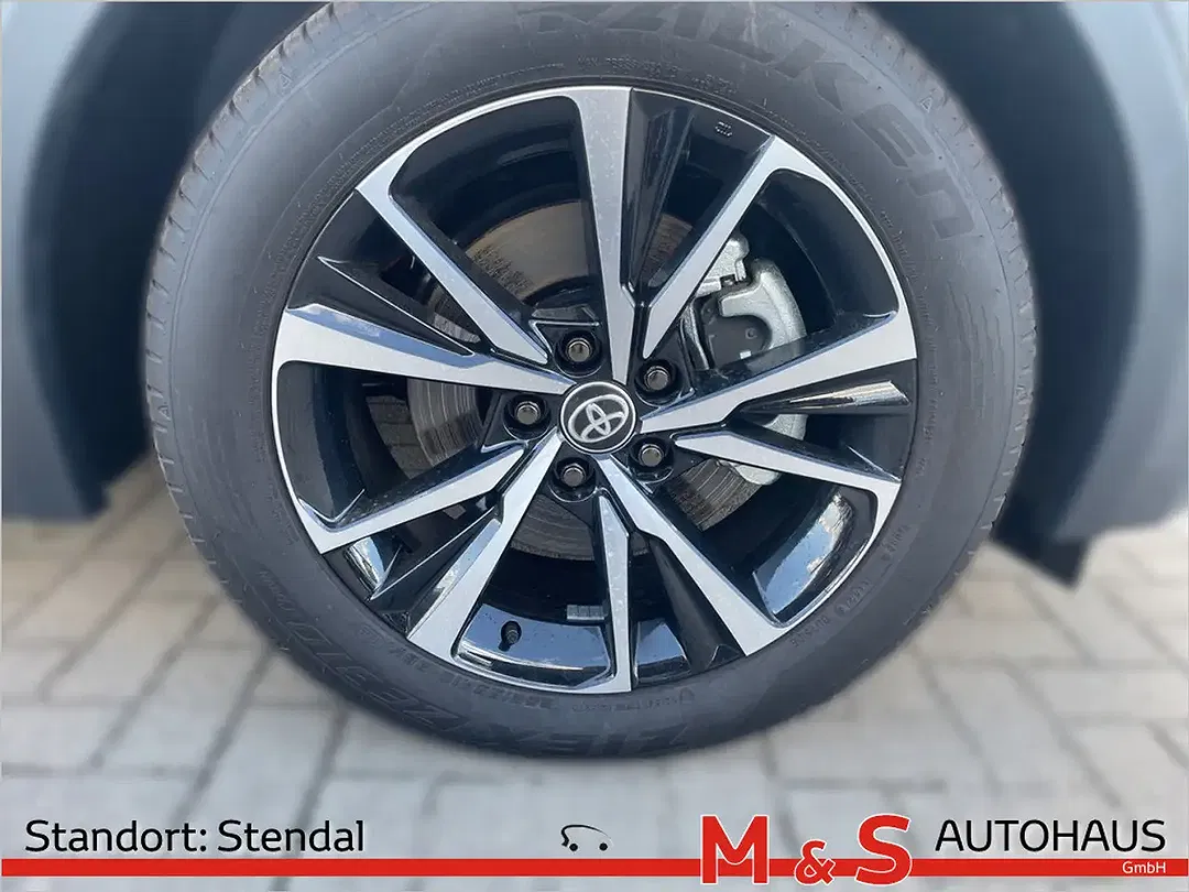 Toyota C-HR - Thumbnail 16
