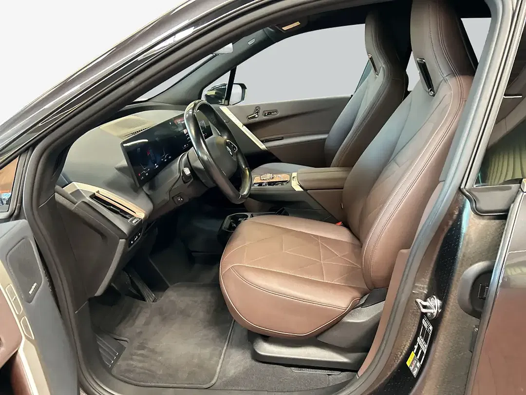 BMW iX - Thumbnail 9