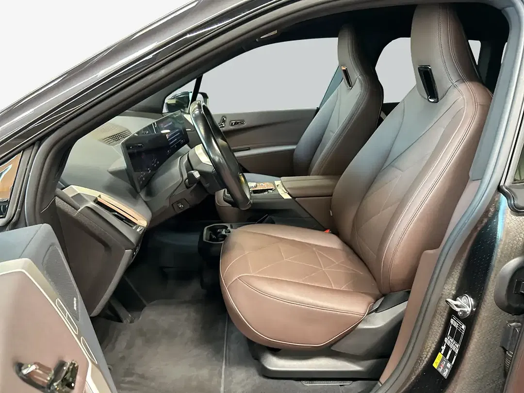 BMW iX - Thumbnail 10