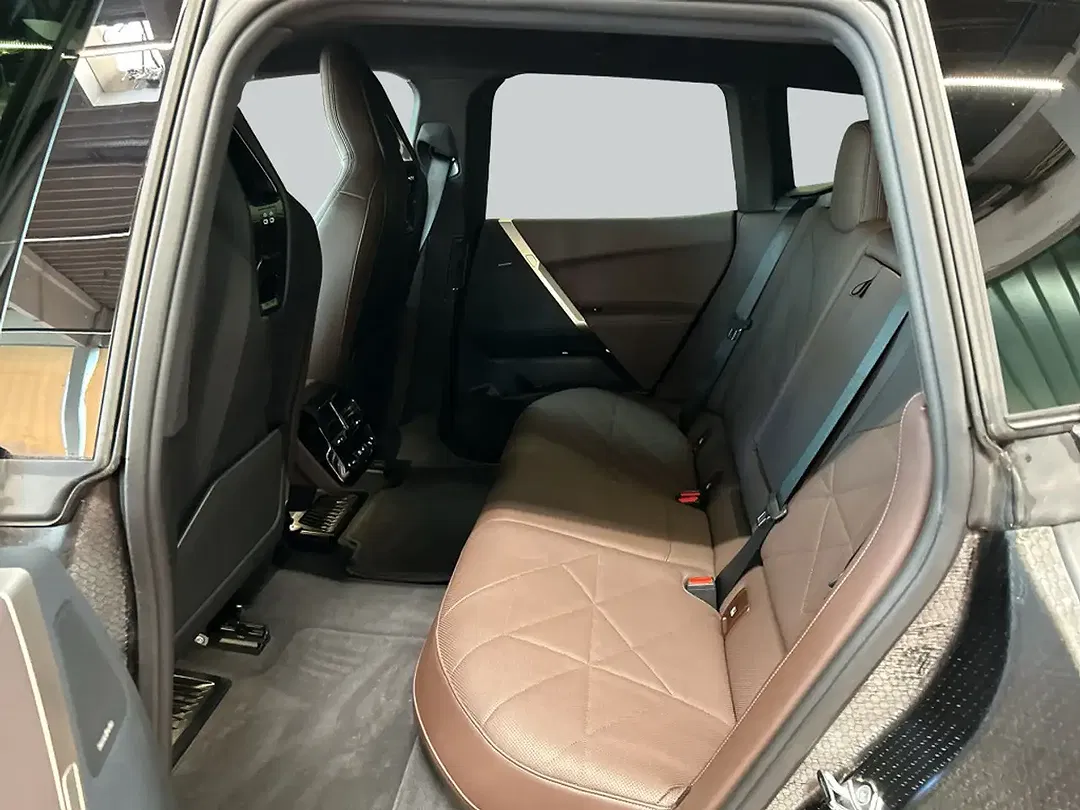 BMW iX - Thumbnail 11