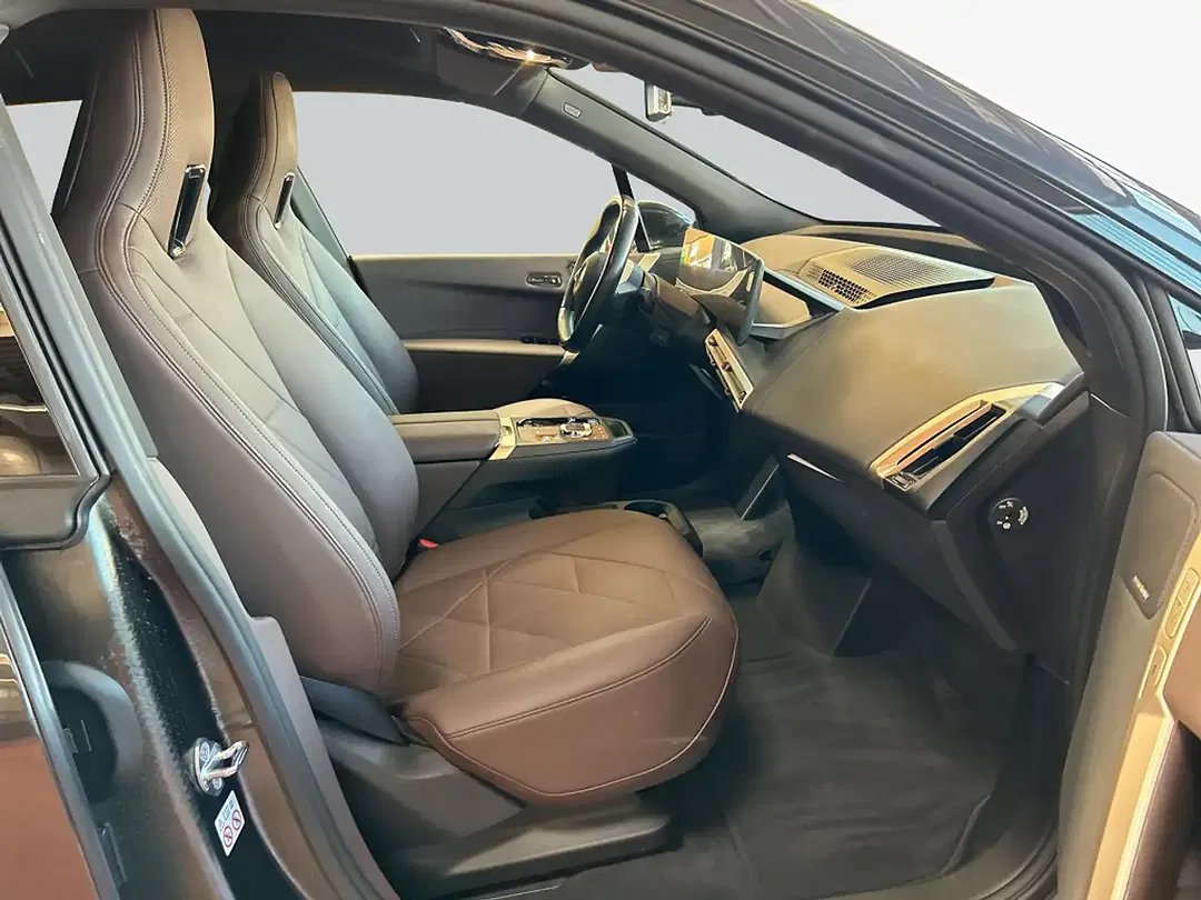 BMW iX - Thumbnail 12