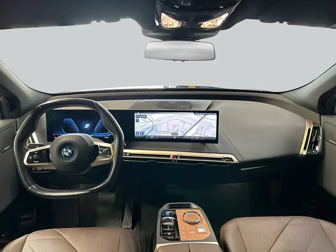 BMW iX - Thumbnail 13
