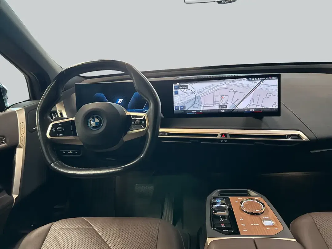BMW iX - Thumbnail 16