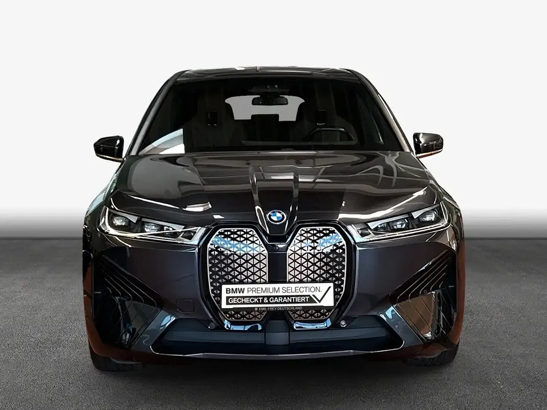BMW iX - Thumbnail 3