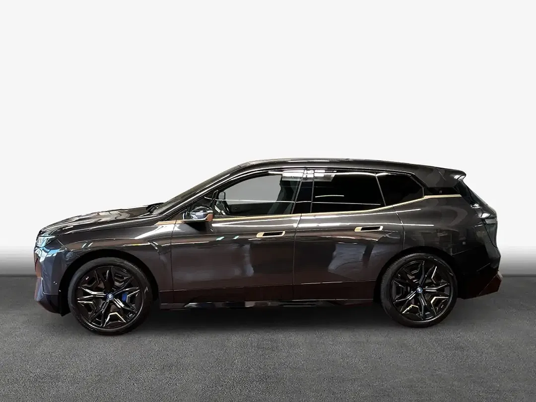 BMW iX - Thumbnail 4