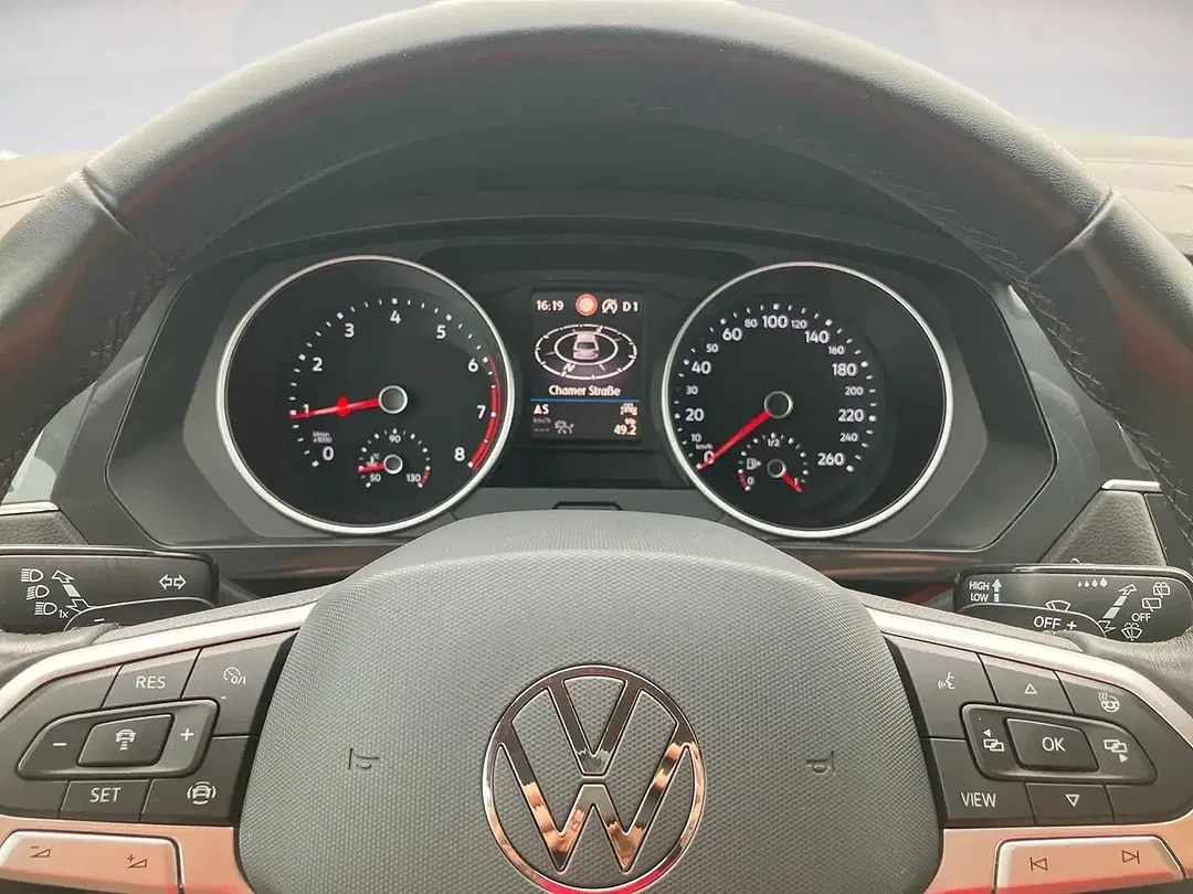 Volkswagen Tiguan - Thumbnail 12