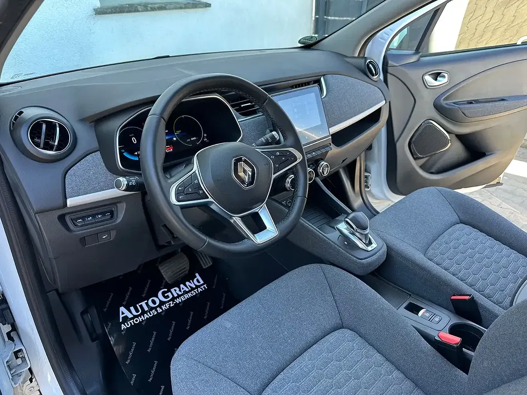 Renault ZOE - Thumbnail 11
