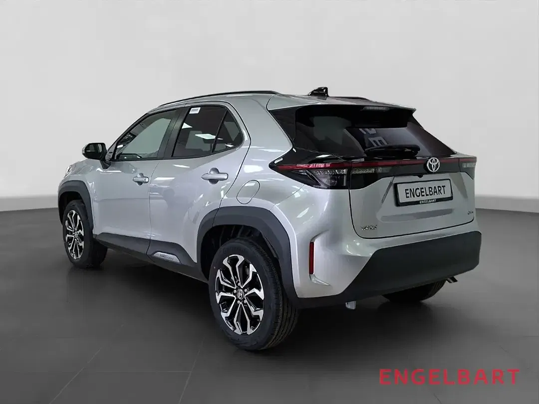 Toyota Yaris Cross - Thumbnail 2