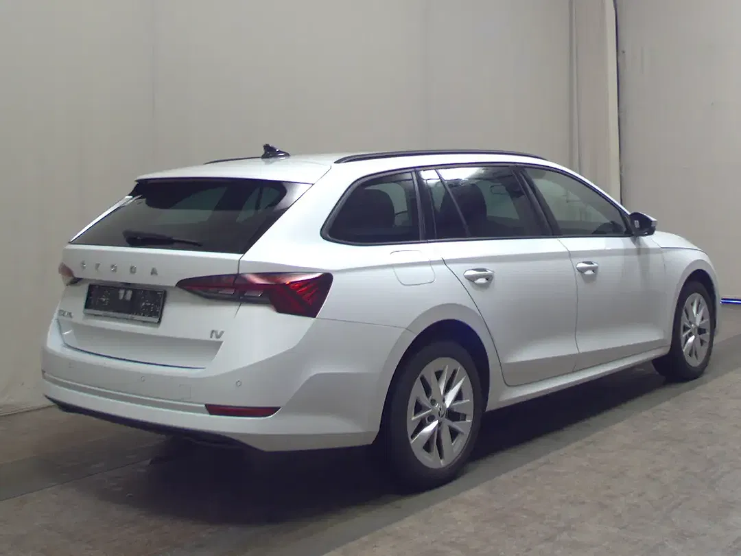 Skoda Octavia - Thumbnail 5