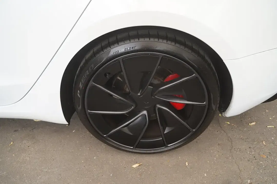 Tesla Model 3 - Thumbnail 13