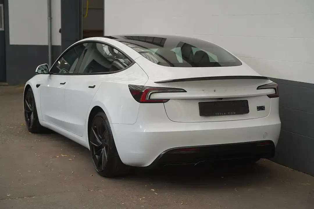 Tesla Model 3 - Thumbnail 6