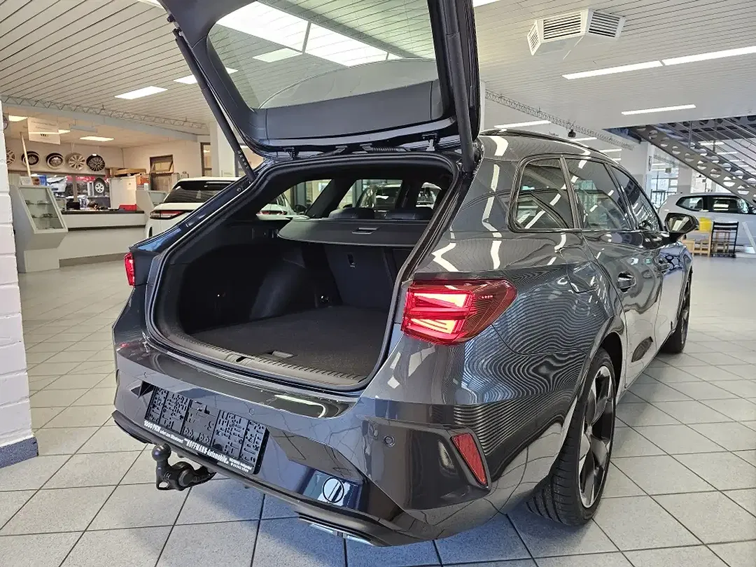CUPRA Leon - Thumbnail 2