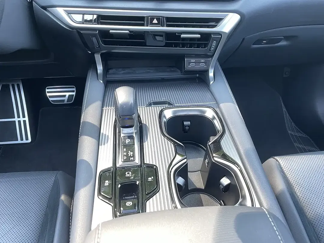 Lexus RX 500h - Thumbnail 14