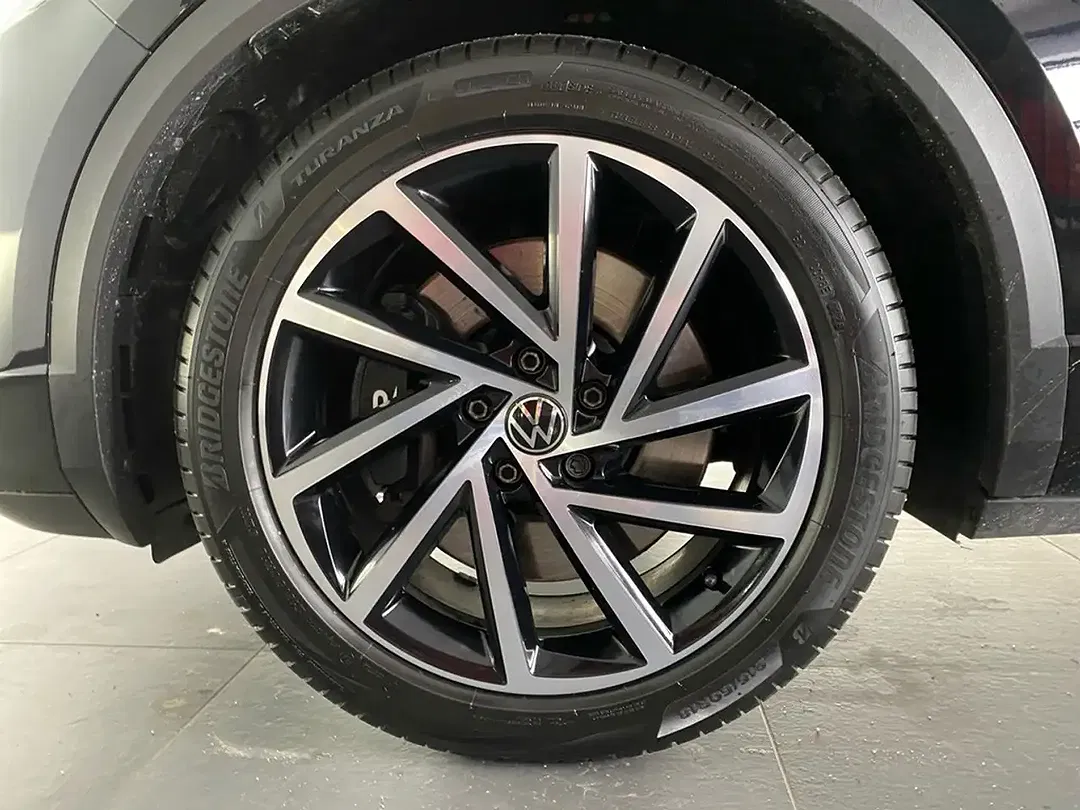 Volkswagen T-Roc - Thumbnail 2