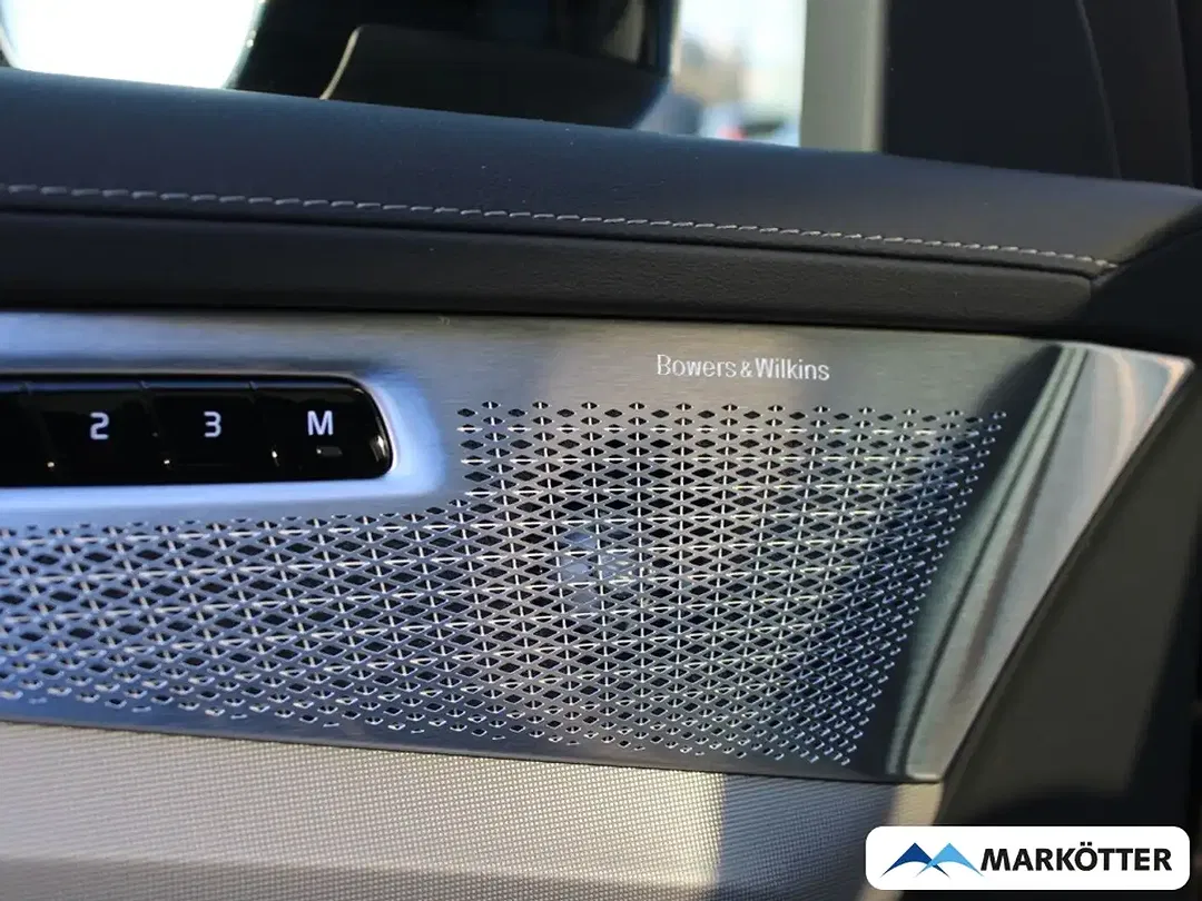 Volvo XC90 - Thumbnail 12