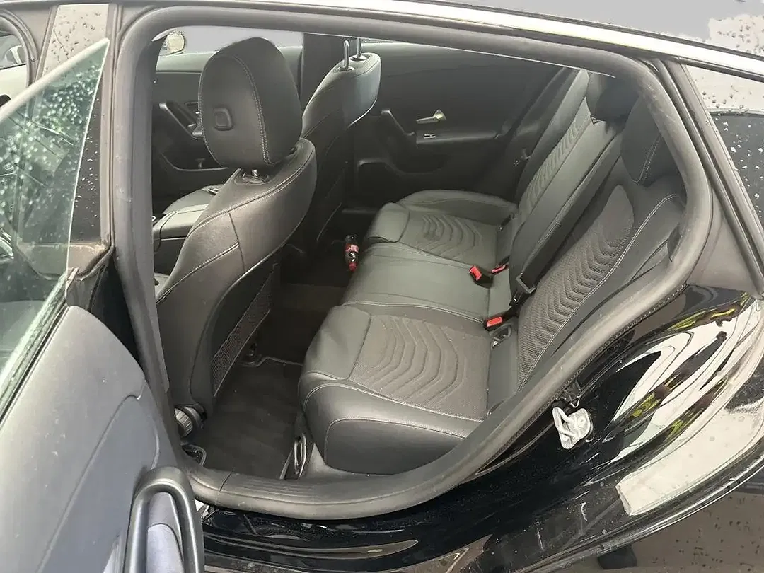 Mercedes-Benz CLA 180 - Thumbnail 12