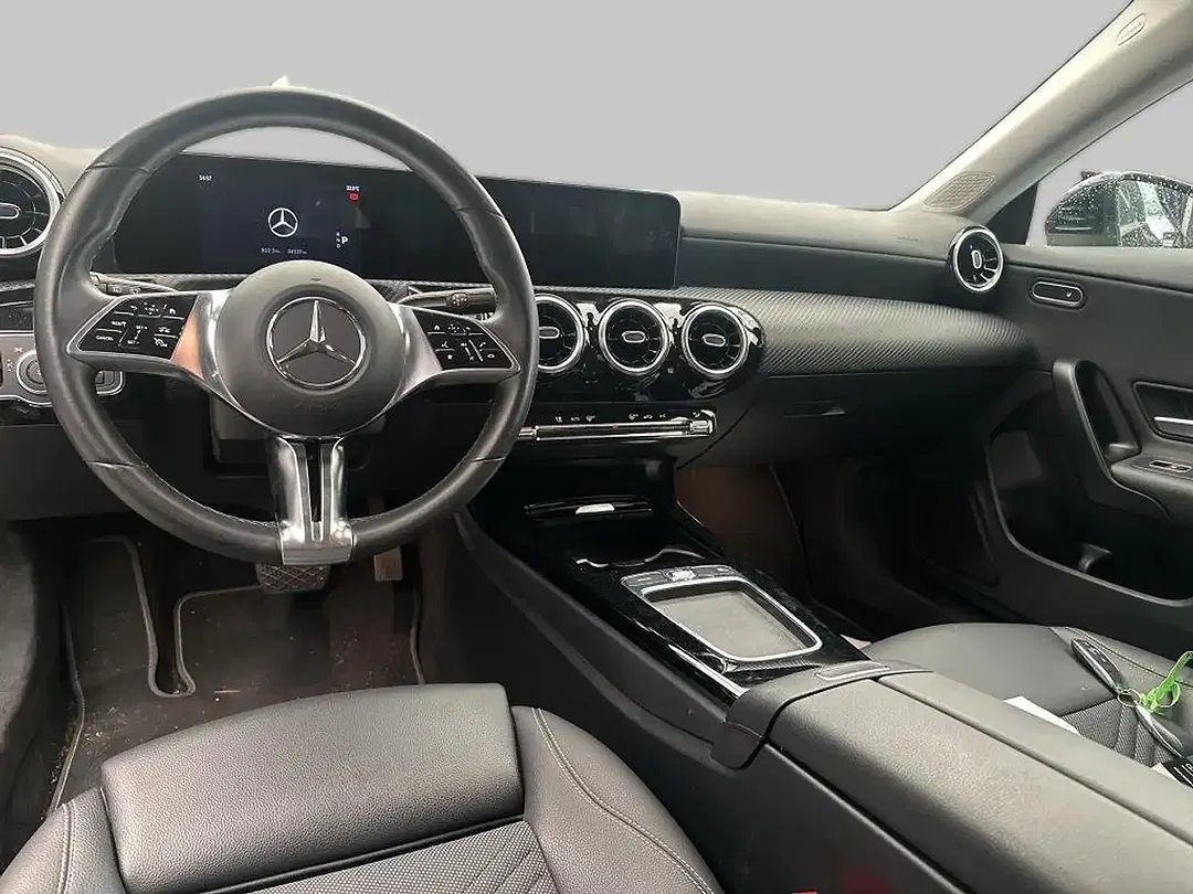 Mercedes-Benz CLA 180 - Thumbnail 5