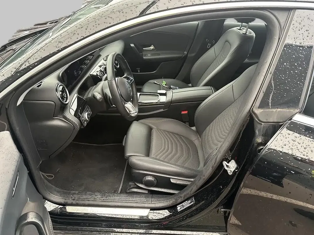 Mercedes-Benz CLA 180 - Thumbnail 8