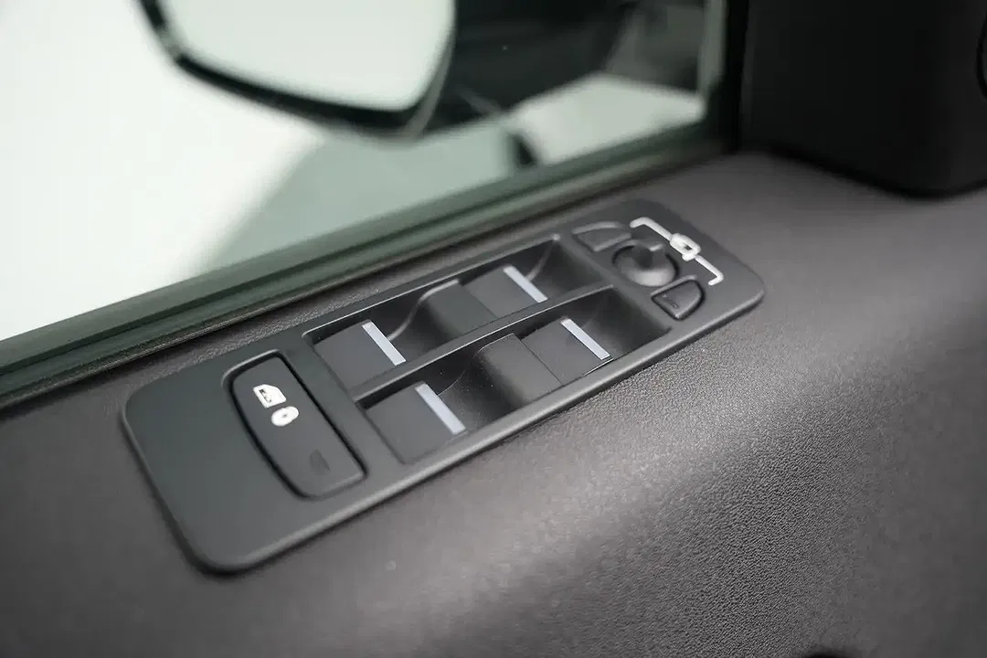 Land Rover Discovery Sport - Thumbnail 12