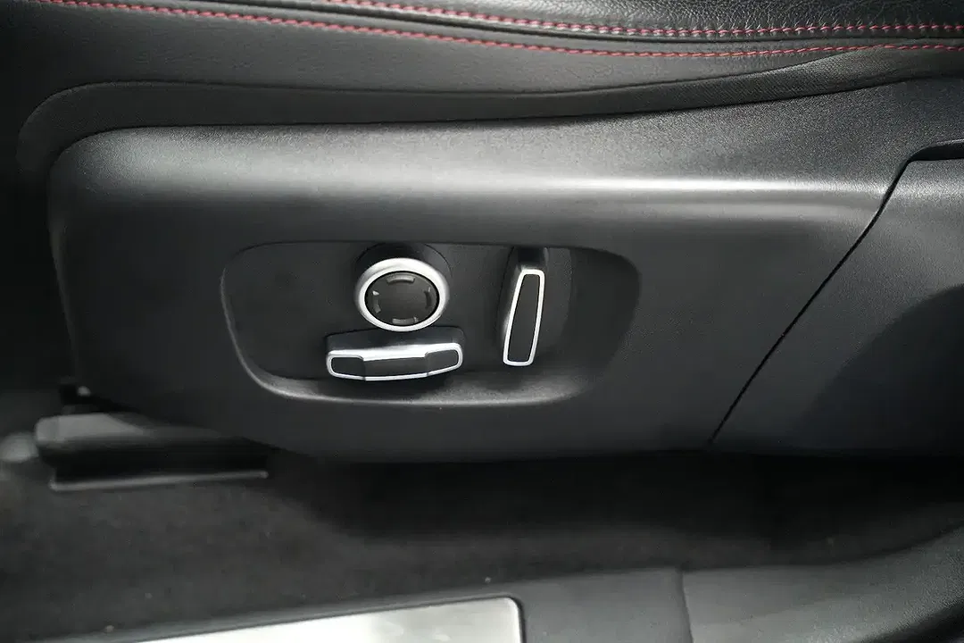 Land Rover Discovery Sport - Thumbnail 14