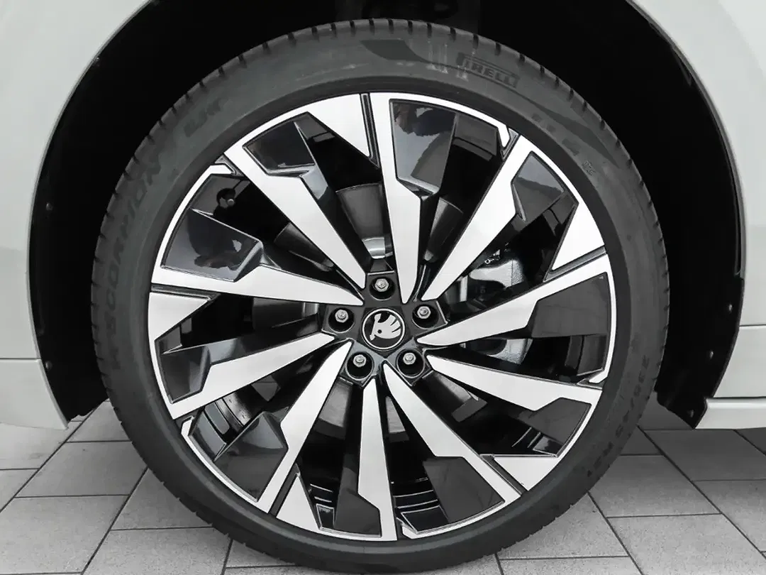Skoda Enyaq - Thumbnail 2