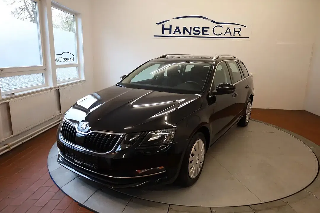 Skoda Octavia Combi - foto 1