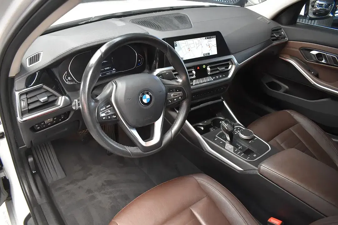 BMW 320 - Thumbnail 10