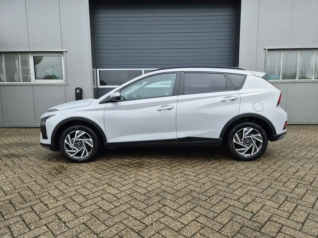 Hyundai BAYON - Thumbnail 1