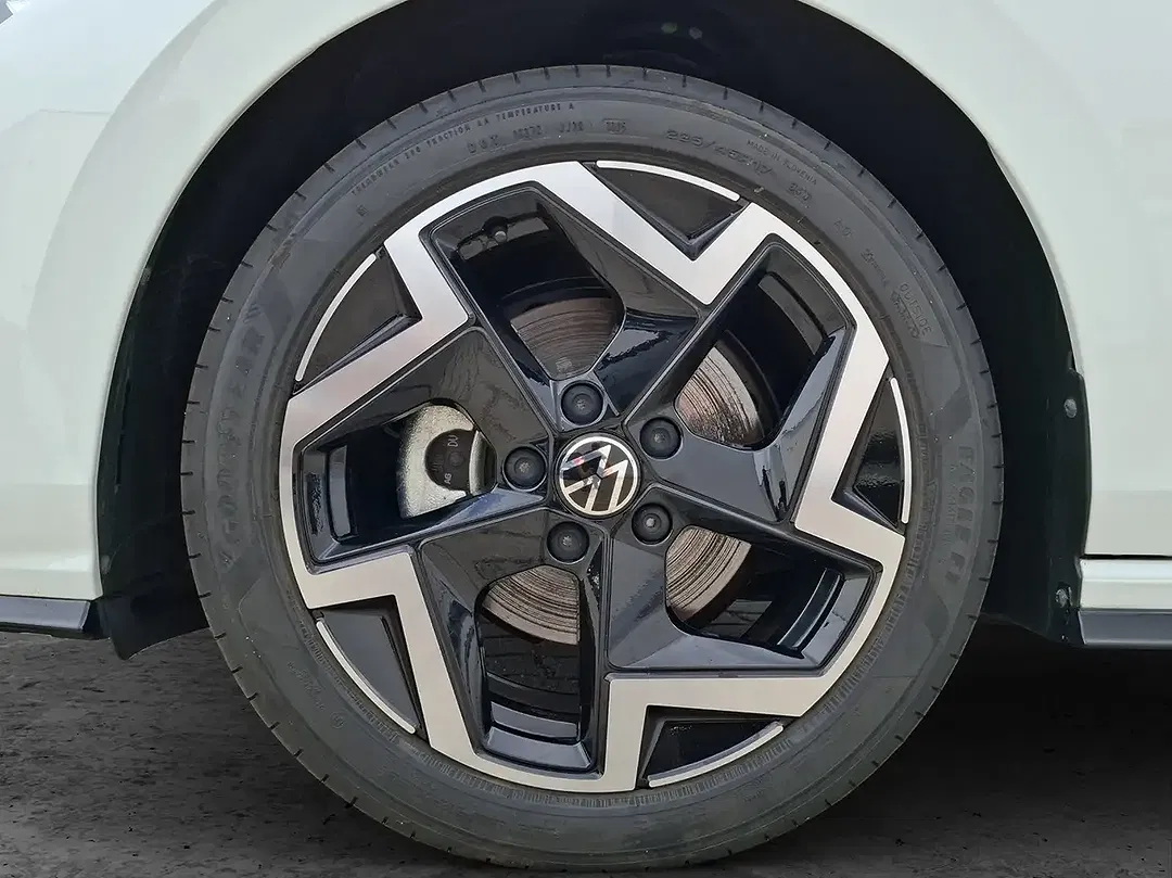 Volkswagen Golf - Thumbnail 8