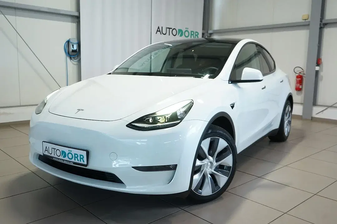 Tesla Model Y - Afbeelding 1