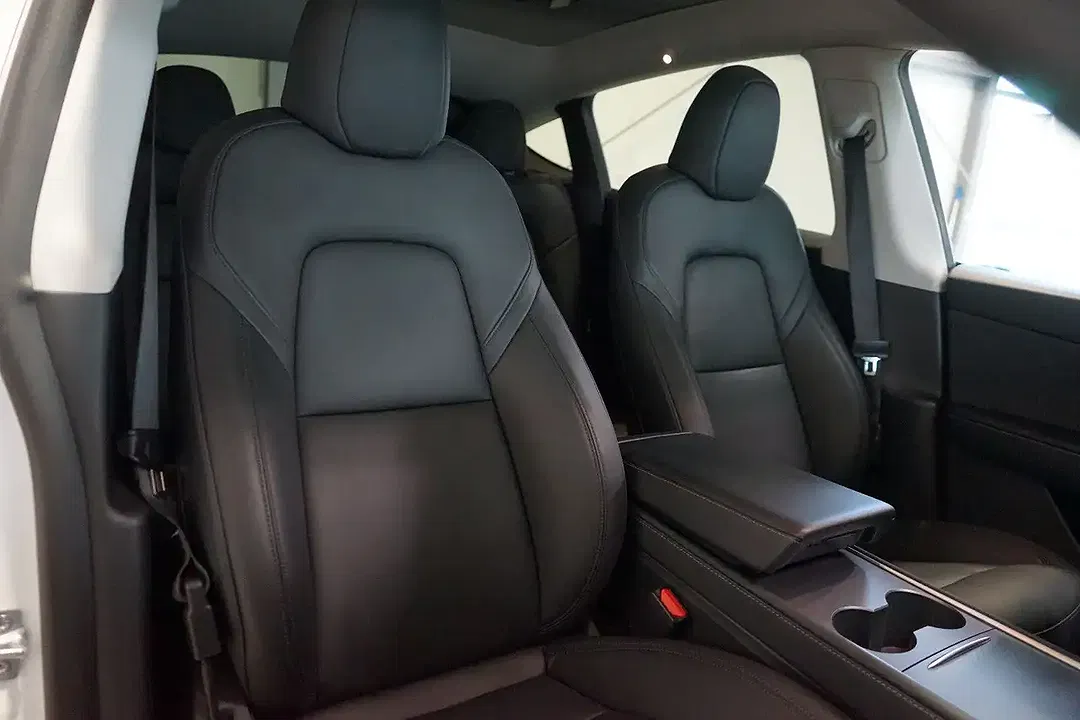Tesla Model Y - Thumbnail 12