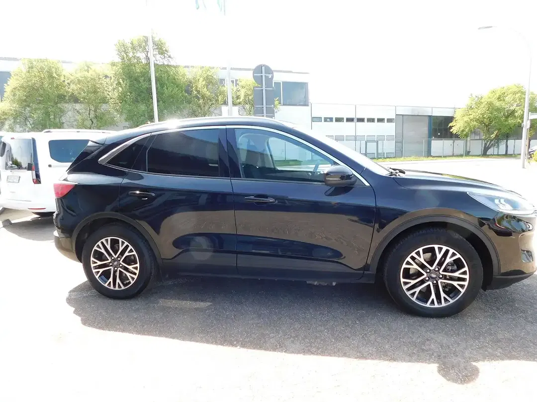 Ford Kuga - Thumbnail 4